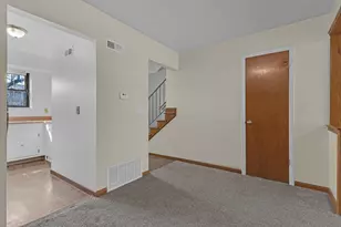 1326 Woodbrook Ln, Columbus, OH 43223 - Photo 9