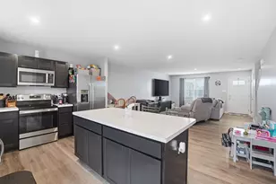 207 Chesapeake Cir, Springfield, OH 45505 - Photo 13