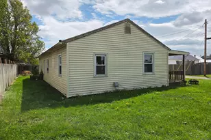 317 Long St, Ashville, OH 43103 - Photo 3