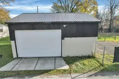 1062 E Deshler Avenue, Columbus, OH 43206 - Photo 7