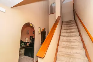 5976 Leafridge Ln, Columbus, OH 43232 - Photo 3