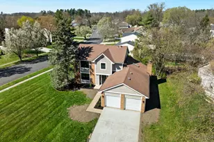 294 Meadow View Dr, Powell, OH 43065 - Photo 3