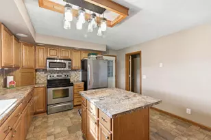 2215 Shupp Rd, Bucyrus, OH 44820 - Photo 7