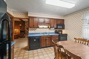 1020 Victoria Dr, Bucyrus, OH 44820 - Photo 5