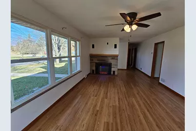 885 W Perry Street, Bucyrus, OH 44820 - Photo 7