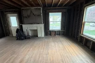 1079 Ellsworth Ave, Columbus, OH 43206 - Photo 1