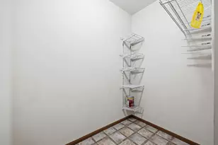 1251 Amberlea Dr E, Columbus, OH 43230 - Photo 23