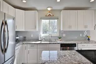 184 Melbourne Pl, Worthington, OH 43085 - Photo 15