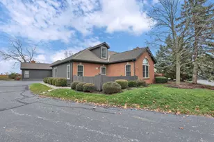 2560 Trotterslane Dr, Columbus, OH 43235 - Photo 3