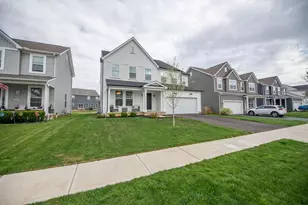428 Oakland Hills Loop, Commercial Point, OH 43116 - Photo 3