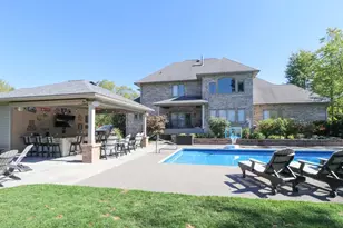 282 Camelot Ln, Ontario, OH 44903 - Photo 5