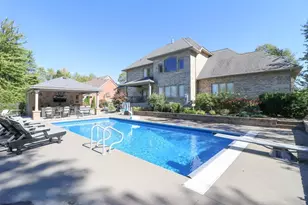 282 Camelot Ln, Ontario, OH 44903 - Photo 3