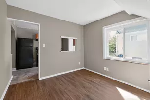 56 Florence Ave, Columbus, OH 43228 - Photo 9