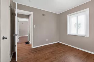 56 Florence Ave, Columbus, OH 43228 - Photo 17