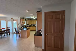 1123 Hillcrest Dr, Bucyrus, OH 44820 - Photo 9