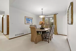 6696 Maplebrook Ln, Columbus, OH 43235 - Photo 11