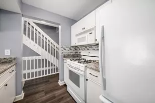2486 Bethel Rd, Columbus, OH 43220 - Photo 11