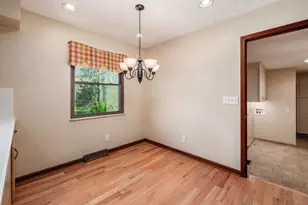 2434 Carriage Rd, Powell, OH 43065 - Photo 17