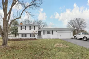 222 Deer Trail Rd, Reynoldsburg, OH 43068 - Photo 1