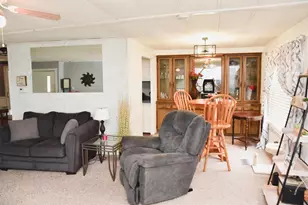 696 Riviera Ct, Columbus, OH 43207 - Photo 3