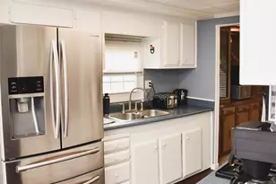 696 Riviera Ct, Columbus, OH 43207 - Photo 9