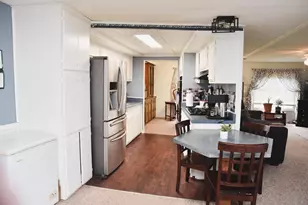 696 Riviera Ct, Columbus, OH 43207 - Photo 11