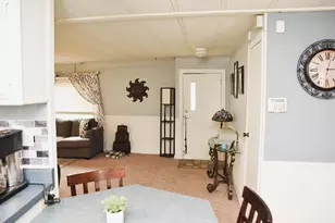 696 Riviera Ct, Columbus, OH 43207 - Photo 13