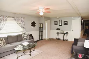 696 Riviera Ct, Columbus, OH 43207 - Photo 5