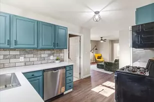 329 S Elm St, Bellefontaine, OH 43311 - Photo 9