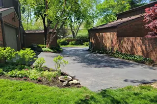 135 Glen Cir, Worthington, OH 43085 - Photo 13