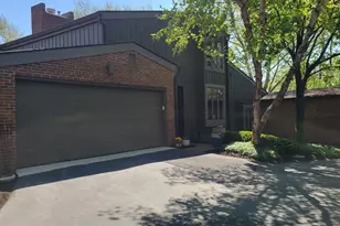 135 Glen Cir, Worthington, OH 43085 - Photo 11
