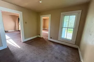 27 State St, Jeffersonville, OH 43128 - Photo 19