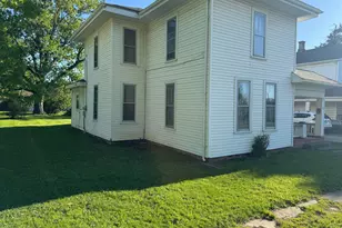 27 State St, Jeffersonville, OH 43128 - Photo 3
