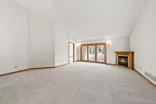2617 Vi-Lilly Cir W, Grove City, OH 43123 - Photo 5