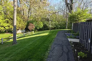717 Cherry Hollow Rd, Columbus, OH 43228 - Photo 31