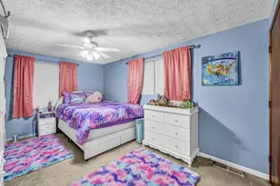 717 Cherry Hollow Rd, Columbus, OH 43228 - Photo 19