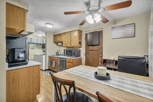 717 Cherry Hollow Rd, Columbus, OH 43228 - Photo 9