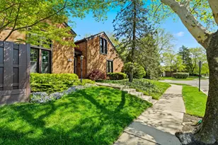 2080 MacKenzie Dr, Upper Arlington, OH 43220 - Photo 3