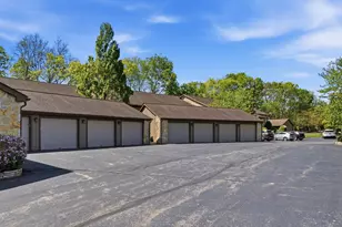 3157 Griggsview Ct, Columbus, OH 43221 - Photo 3
