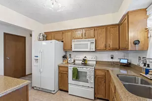 300 Pathfinder Dr, Reynoldsburg, OH 43068 - Photo 9