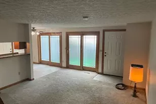 707 Cherry Hollow Rd, Columbus, OH 43228 - Photo 7