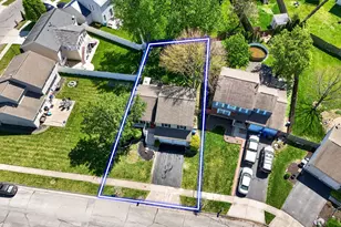 988 Bright Star Ct, Columbus, OH 43228 - Photo 3