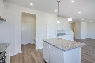 338 Honeysuckle St, South Bloomfield, OH 43103 - Photo 5