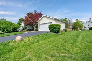 7784 Leaview Dr, Columbus, OH 43235 - Photo 3