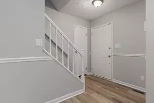 3655 Dinsmore Castle Dr, Columbus, OH 43221 - Photo 5