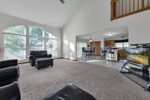 8142 Bellow Park Dr, Reynoldsburg, OH 43068 - Photo 5
