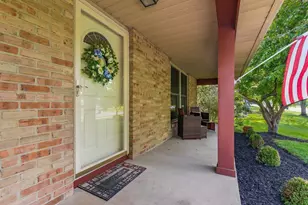 9954 Oxford Dr NW, Pickerington, OH 43147 - Photo 3