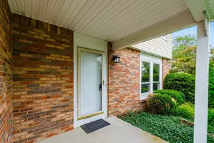 2133 Meadow Hills Ct, Columbus, OH 43228 - Photo 3