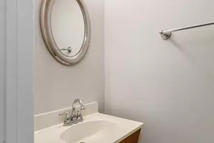 2133 Meadow Hills Ct, Columbus, OH 43228 - Photo 21