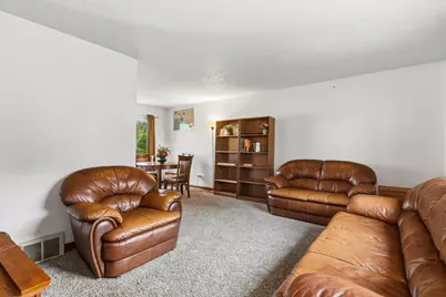 5203 Quincy Drive, Columbus, OH 43232 - Photo 7
